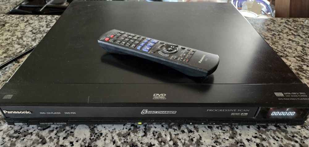Panasonic 5 Disc CD / DVD Player