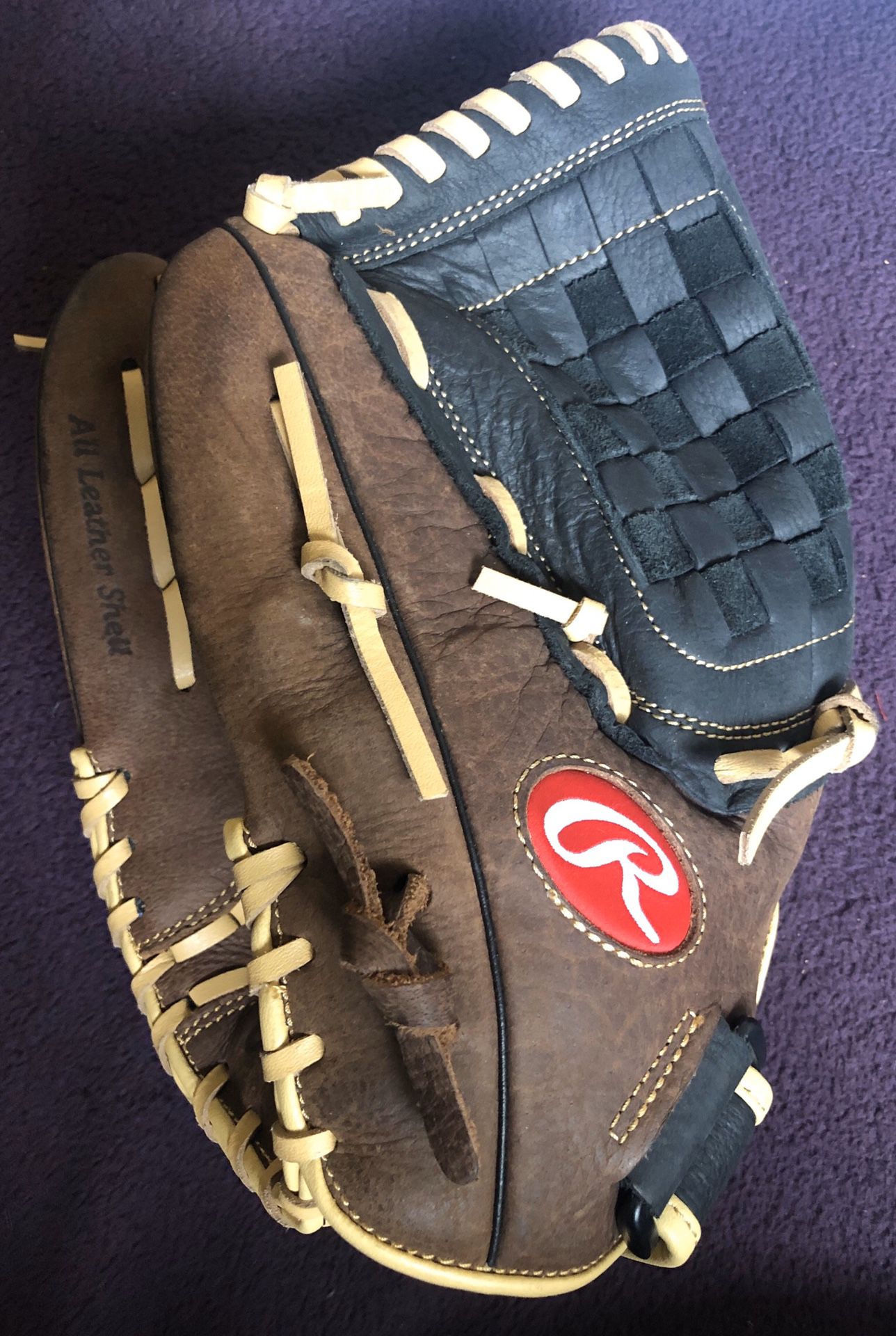Left-Handed Throw Rawlings Baseball Glove