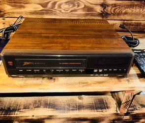 Vintage 1980s Zenith VCR with Remote & Owners Manual