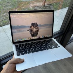 Apple Macbook Air 13inch Core i5 8gbram 256SSD 🔥 Finance Available 🔥90 Days Warranty🔥