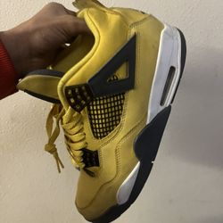Jordan 4s Yellow Thunders 