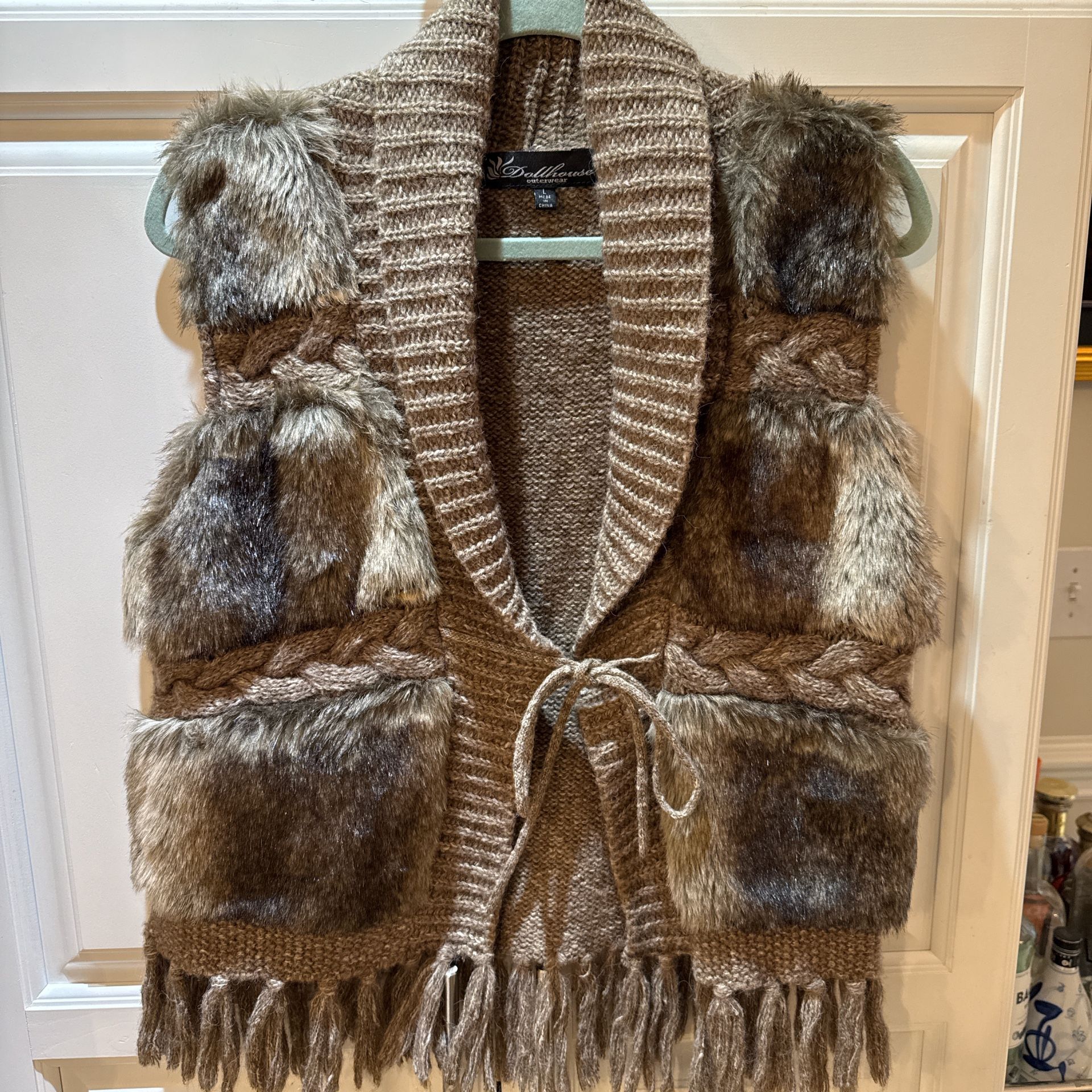 Dollhouse Women's Large Faux Fur Vest