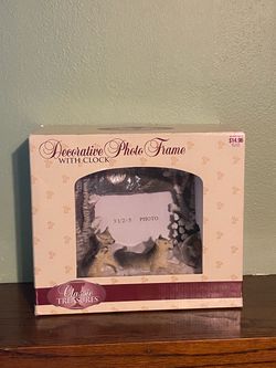 Classic Treasures Decorative Photo Frame with Clock