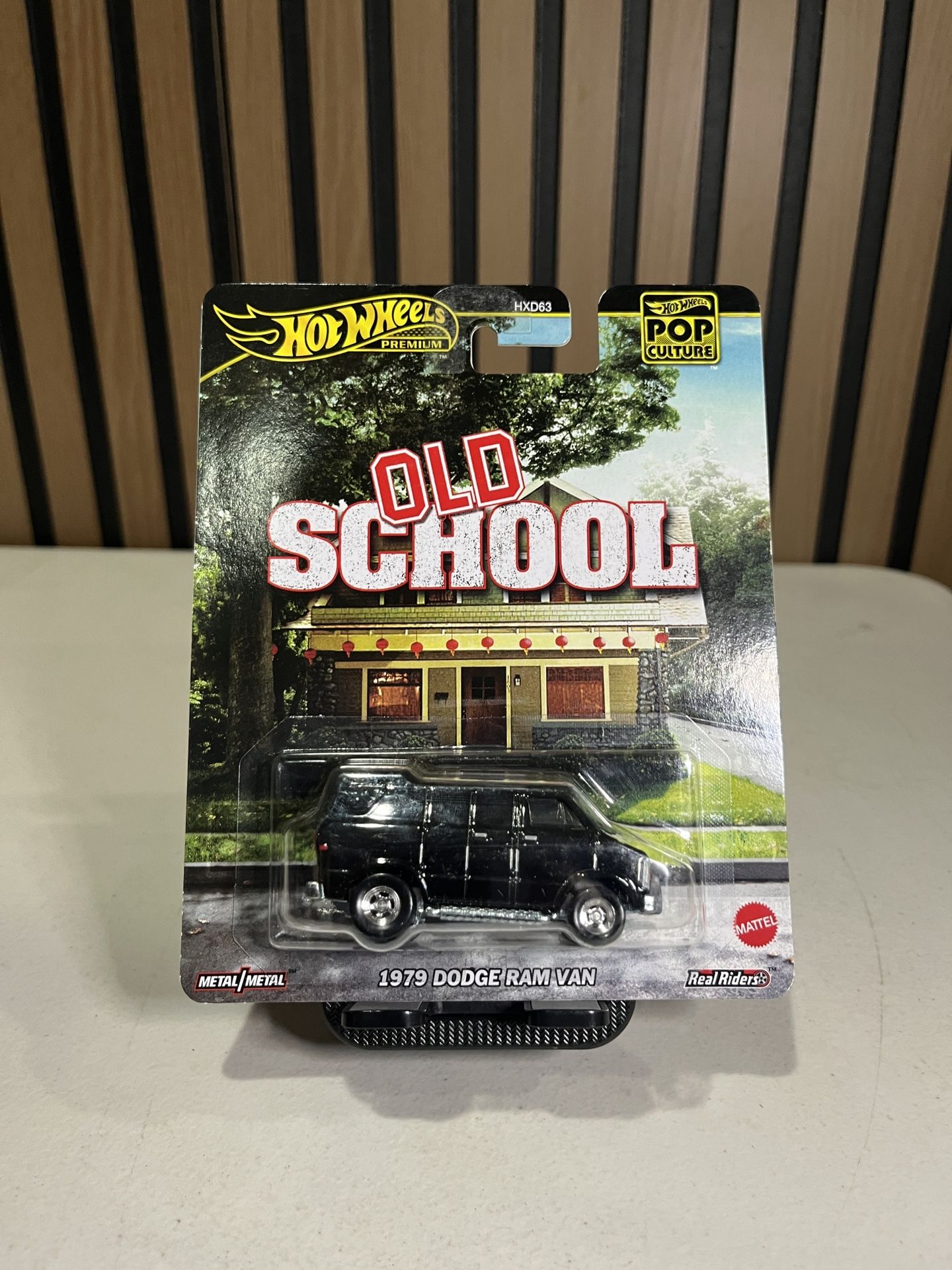 Hot Wheels Premium Pop Culture - 1979 Dodge Ram Van - Old School Van