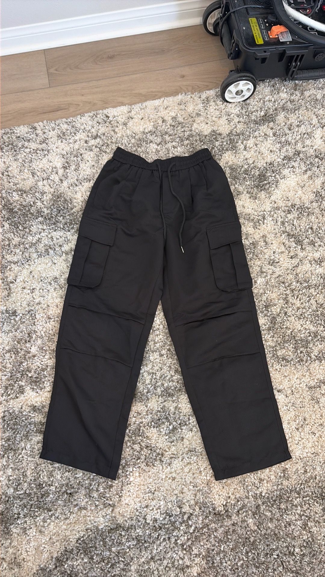 Black cargo jumper sweats