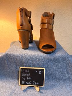 Gianni Bini booties w/ buckles