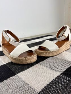 Woman’s 8 Shoes