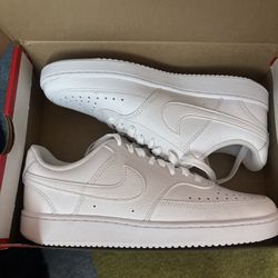 Size 8 Women Nikes