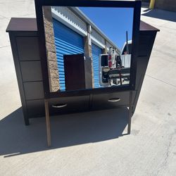 8 Drawer Tall Dresser w/mirror 