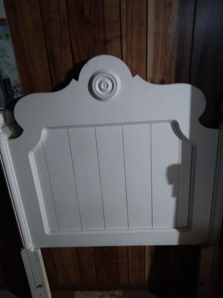 Faerie queene twin headboard only. No frame no