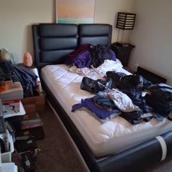 Queen Size Leather Headboard And Chrome Footing Lux8iry Frame And Mattressbed ury