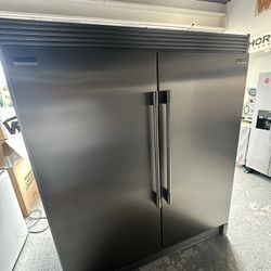 Twins refrigerator And Freezer With Trim Kit