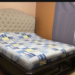 Set Bed King (no Mattress) 1 Night Stand 1 Dresser & Mirror 