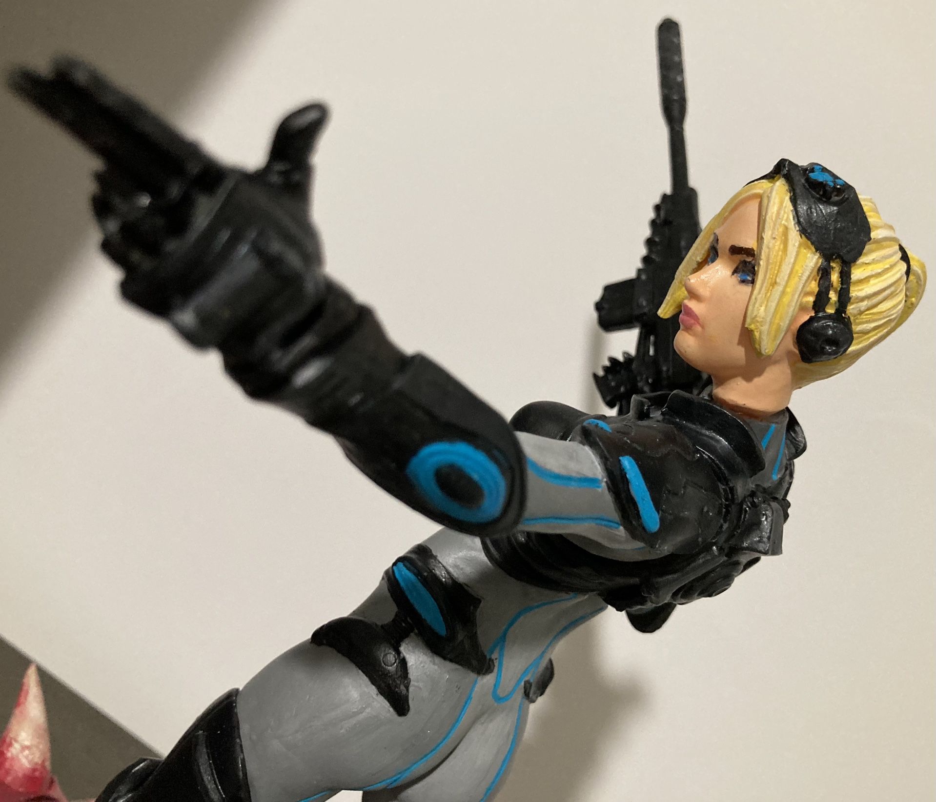 Nova Star Craft Game Resin Painted Model Figure Queen Terran 2 Girl Sam Us Statu
