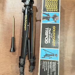 GOLD COAST GT450 Tripod Excellent Condition, For Camera And Video Equipment