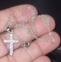 VINTAGE STAMPED 925 T.W.  STERLING SILVER CROSS CRUCIFIX CZ DIAMOND PENDANT CHAIN NECKLACE