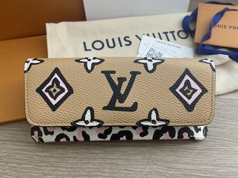 Authentic Louis Vuitton WILD AT HEART GLASSES CASE for Sale in