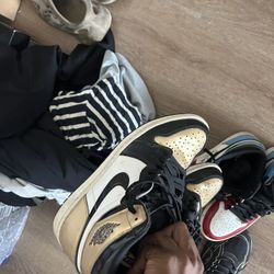 GOOD AS NEW JORDAN 1S 