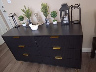 Black Retro Credenza / Dresser – Like New, Great Condition