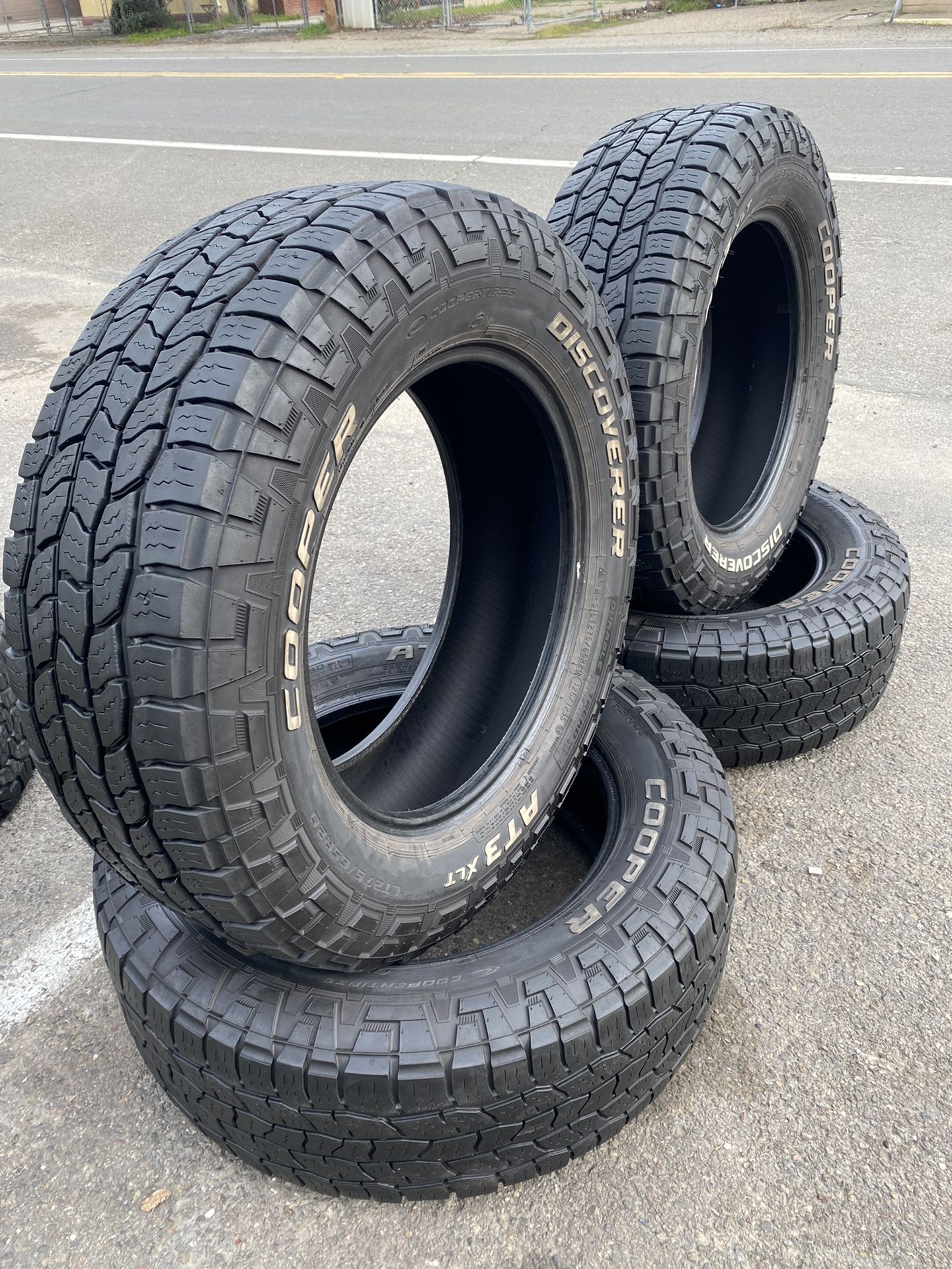 Cooper Discoverer AT3 XLT LT 275/65/20”