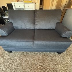 Living Spaces Maddie Blue Fabric Loveseat (Studio Size)