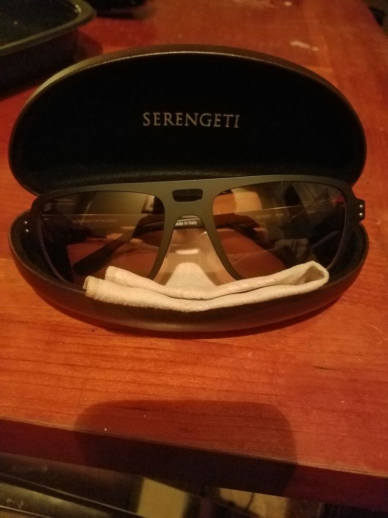 Serengeti 7835 Nunzio Satin Black Polarized PhD Drivers Sunglasses
