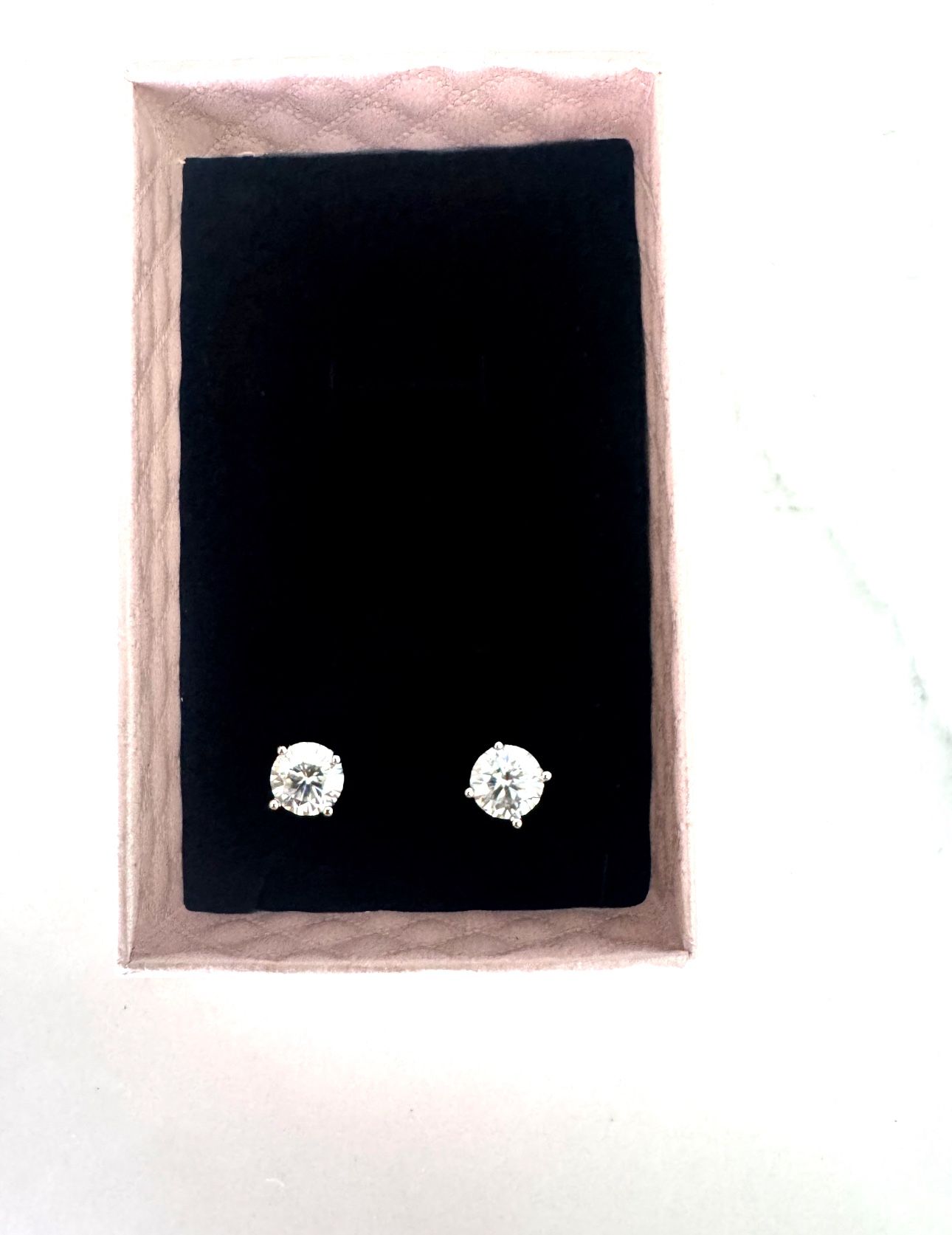 VVS1 Moissanite Round Earrings