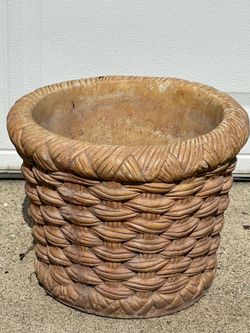 Pot 11” Height 🪴 40 Lbs