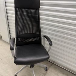 Ergonomic Office Chair - Leather Seat & Mesh Back