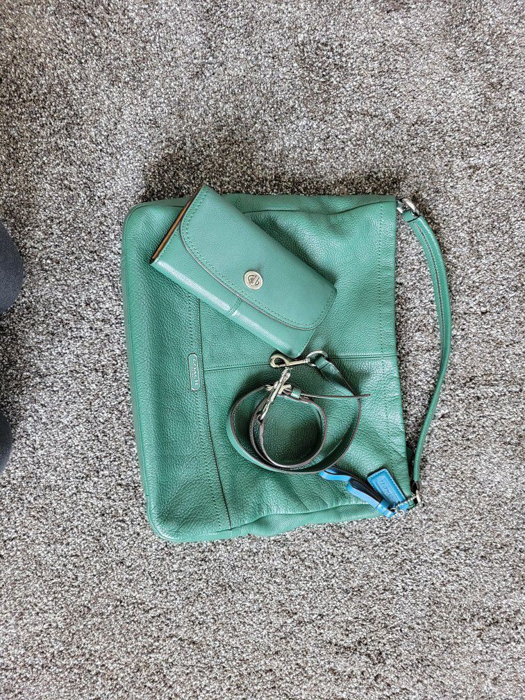 Green Leather Coach Purse With Wallet