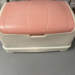 TOYBOX      ( Little Tykes  ).  2