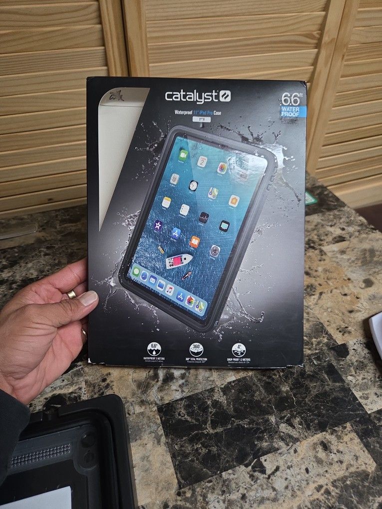 2018 Catalyst Waterproof 11" iPad Pro Case