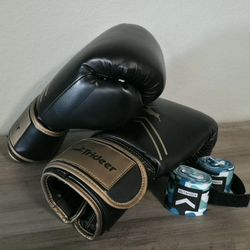 New Black & Gloden, 14 oz boxing gloves