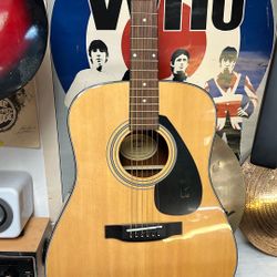 Yamaha Acoustic Guitar 