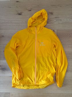 Arcteryx Squamish Hoody - Men’s M (windbreaker)