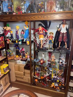 Anime statues
