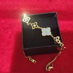Four Leaf Clover Charm Bracelet