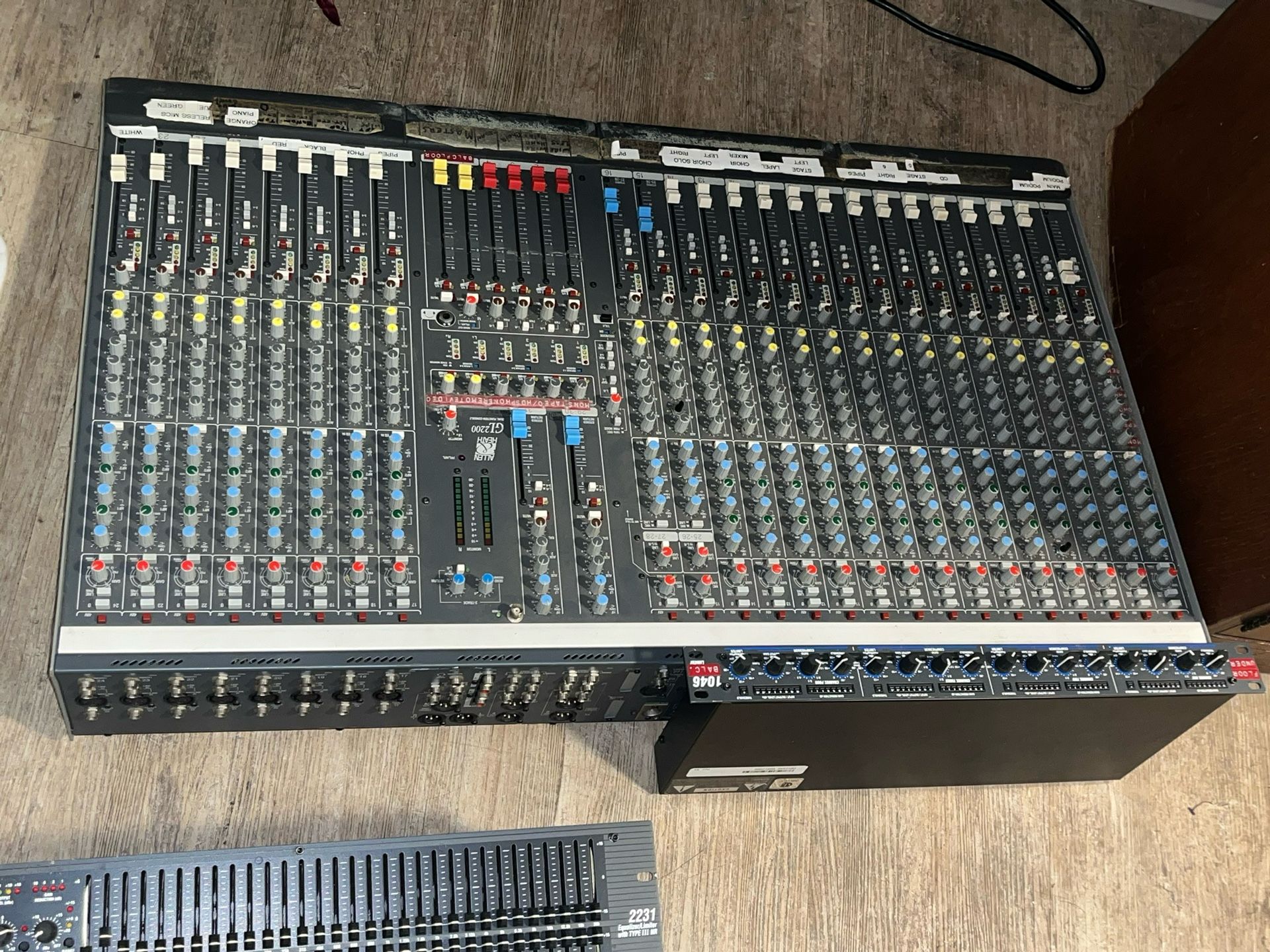 This is a dbx 1046, a quad compressor/limiter