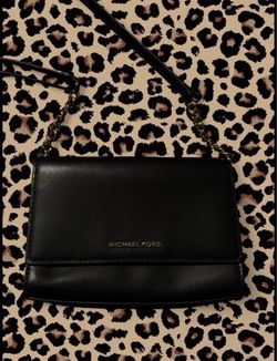 Michael kors mini crossbody🖤