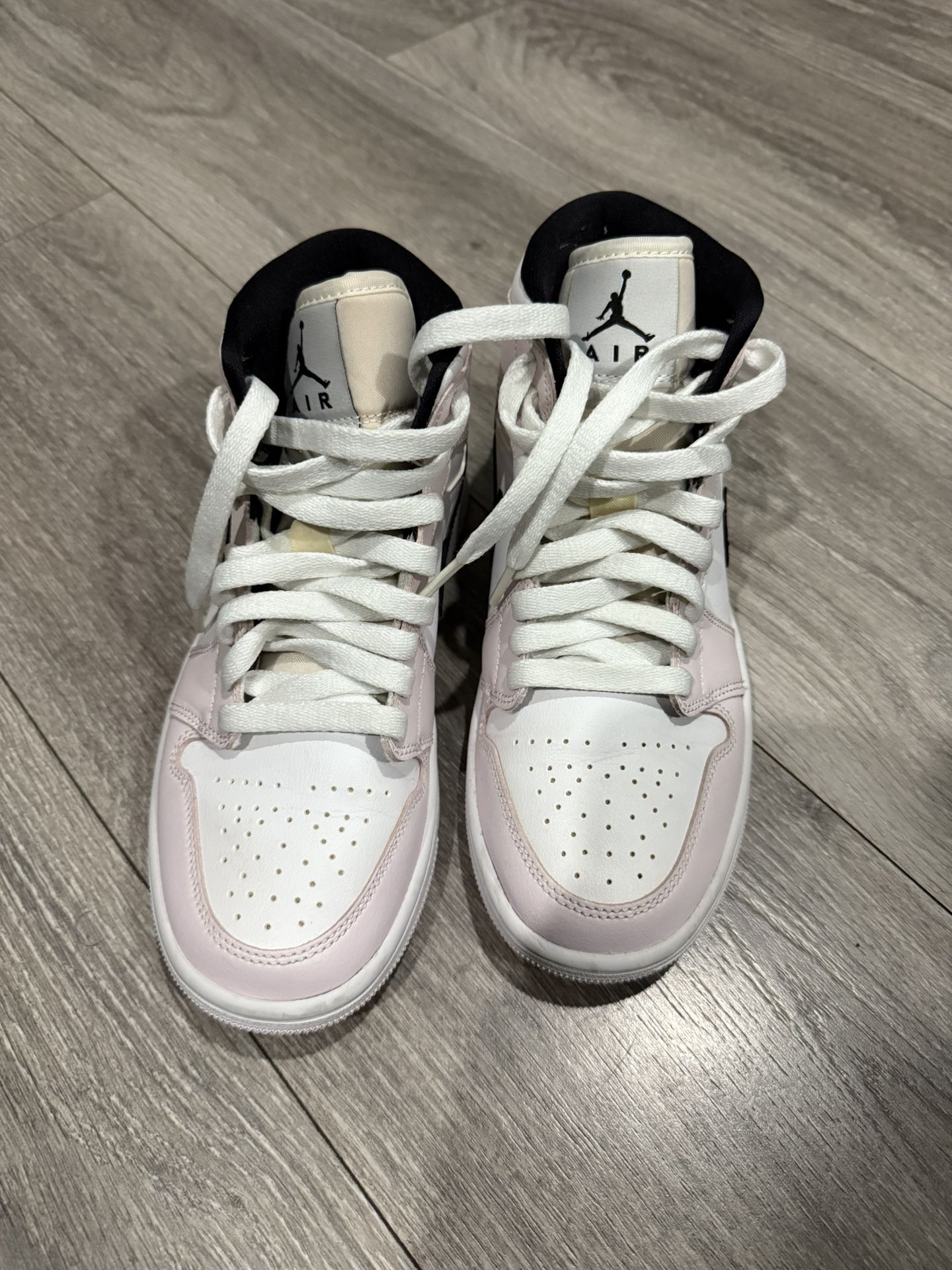 Jordan 1 Barely Rose Women Size 6