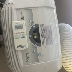 Air Conditioner - DeLonghi  With Remote  Very Clean 