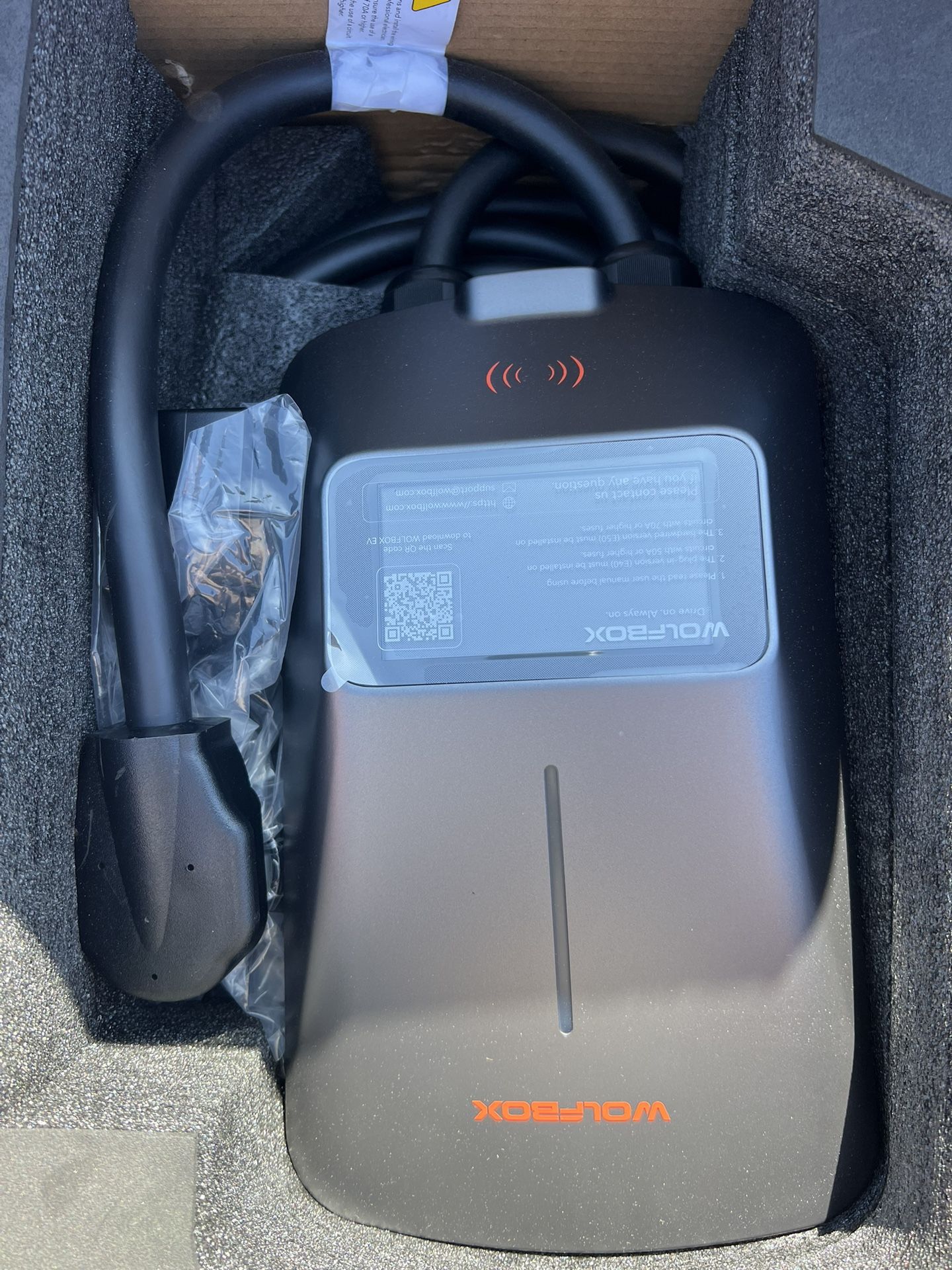 WOLFBOX WiFi Level 2 Electric Car EV Charger 25ft Cable Charging Station