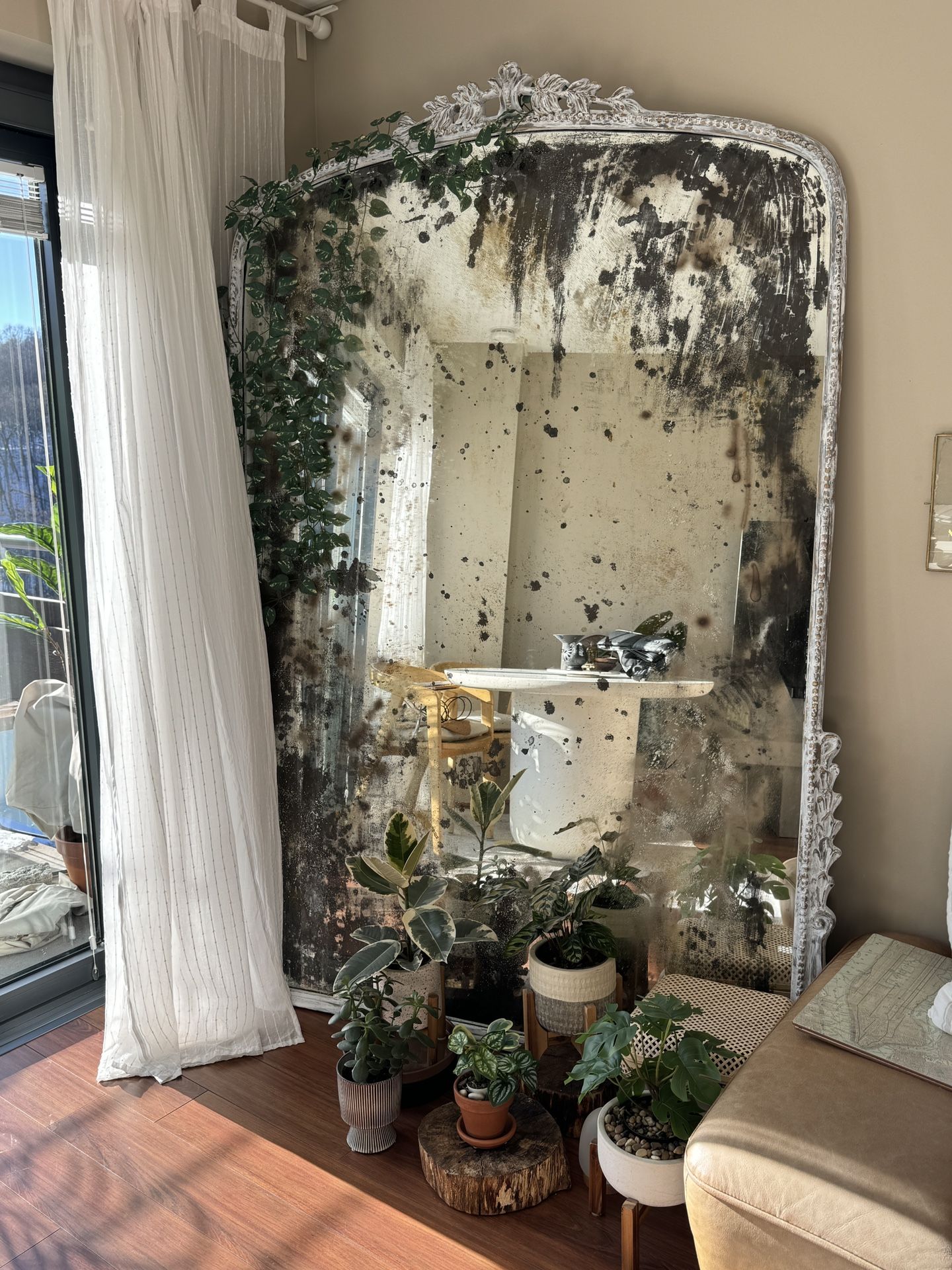 ANTHROPOLOGIE DISTRESSED MIRROR