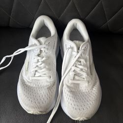 Brooks Ghost Adrenaline GTS 24 running shoes in white