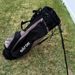 Golf Bag for Sale – Includes 42 Balls + Tees 