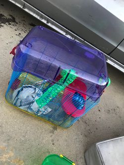 Hamster cages as is missing bottom