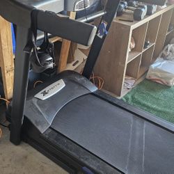 Treadmill - Xterra TR6.4