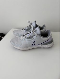 Nike women’s sneakers