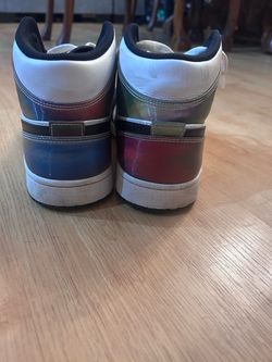 Iridescent jordan 1 mid SE size 10