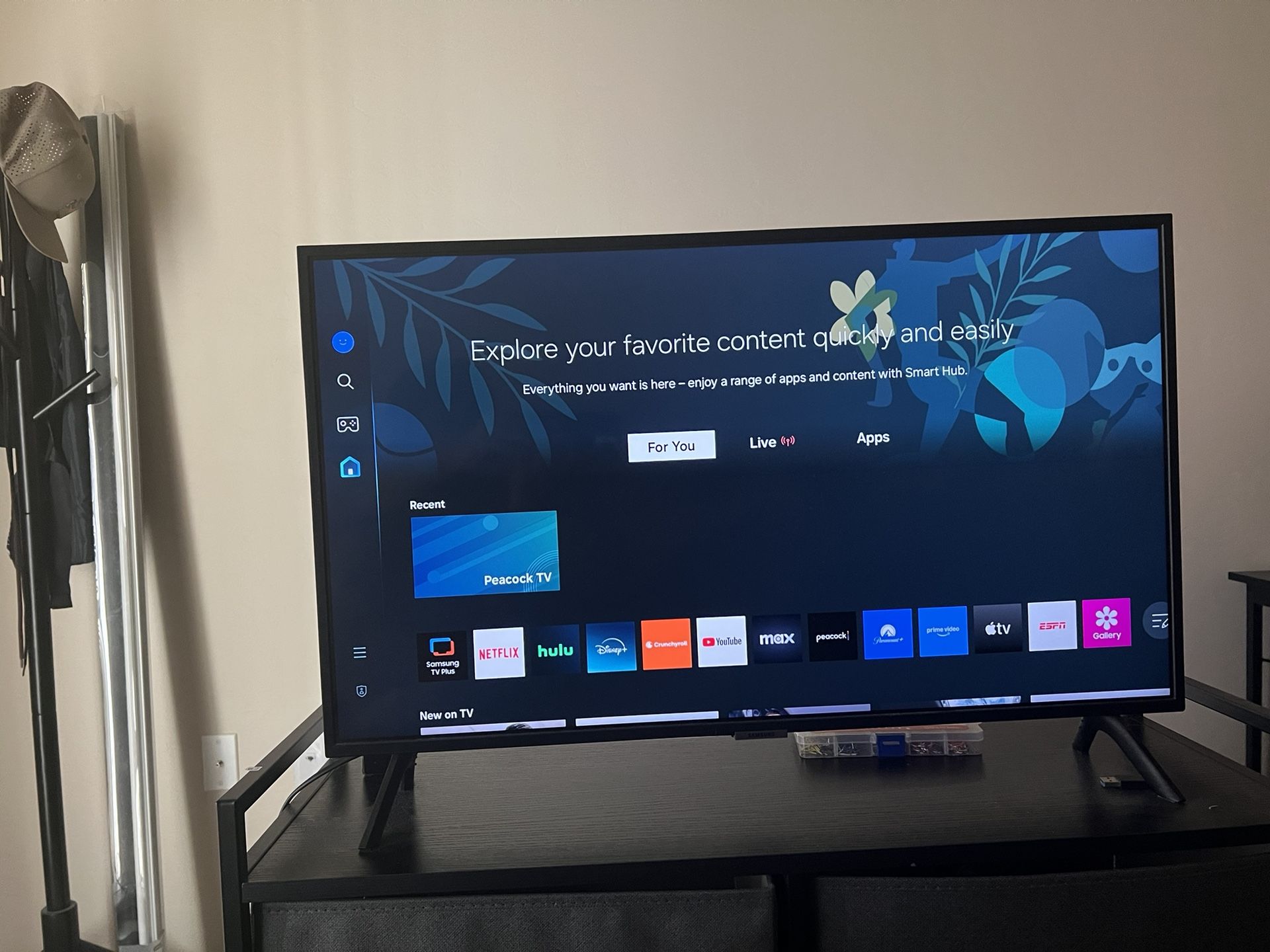 SAMSUNG 32-Inch Class QLED Q60A Series - 4K UHD Dual LED Quantum HDR Smart TV with Alexa Built-in